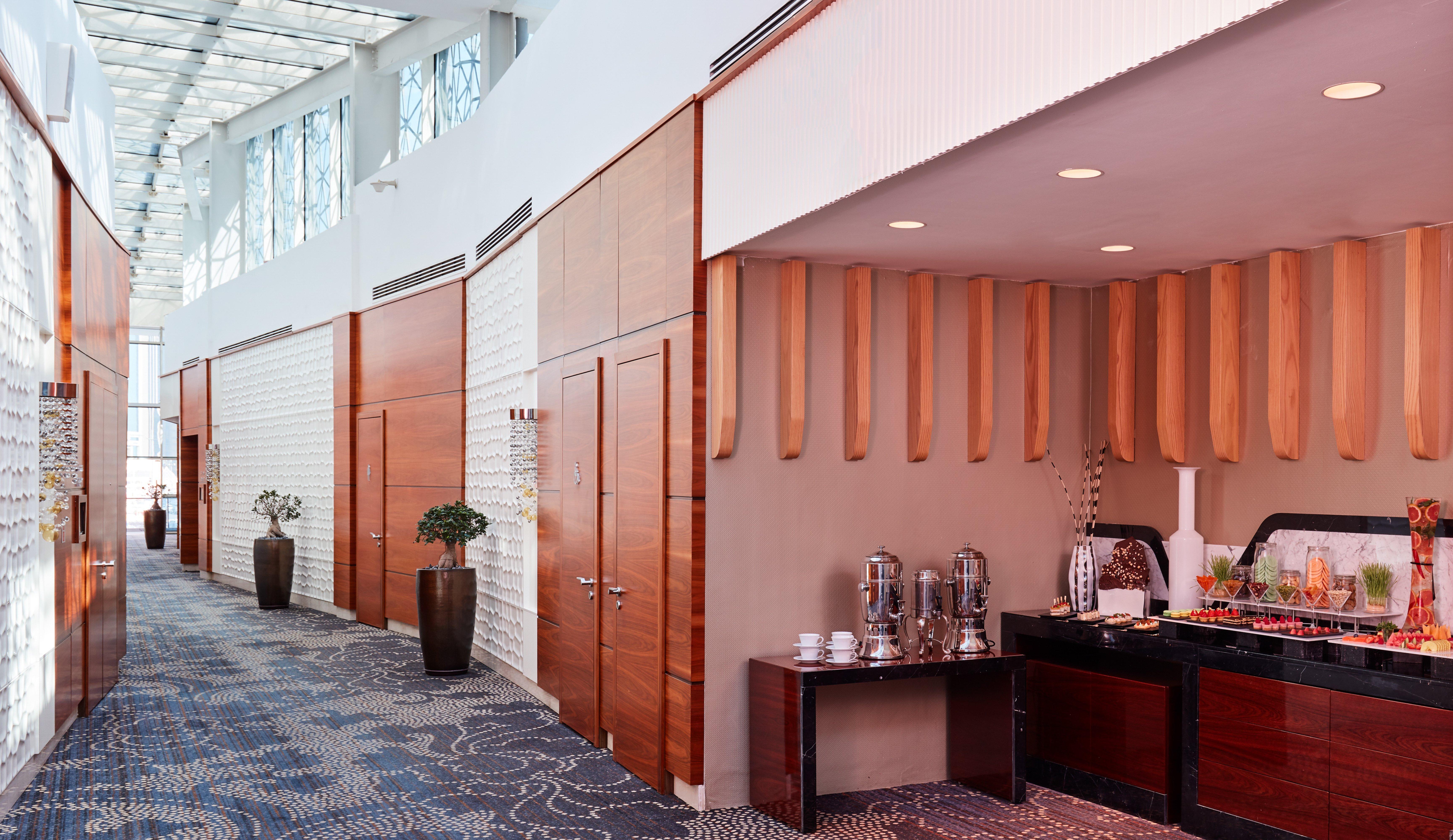 Intercontinental Doha The City By Ihg Esterno foto The interior of the hotel